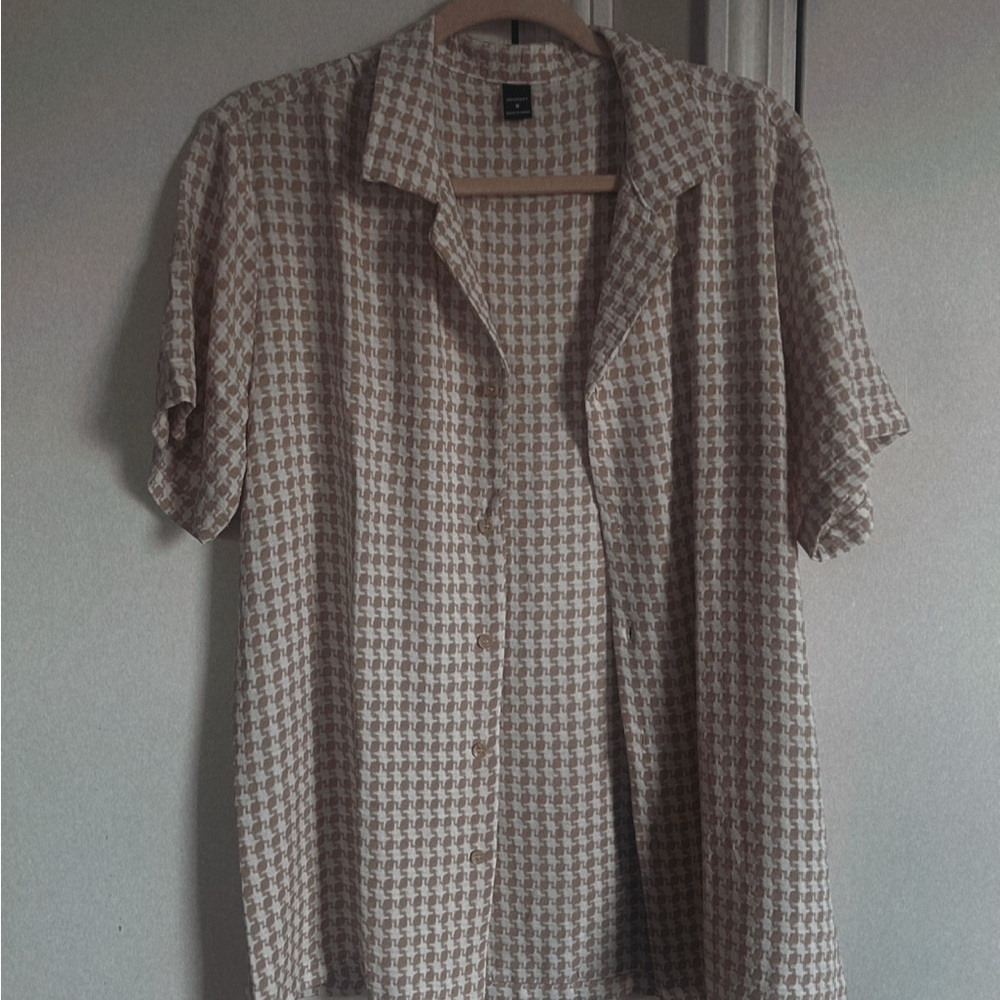 Brown and White Houndstooth Button-Up Shirt